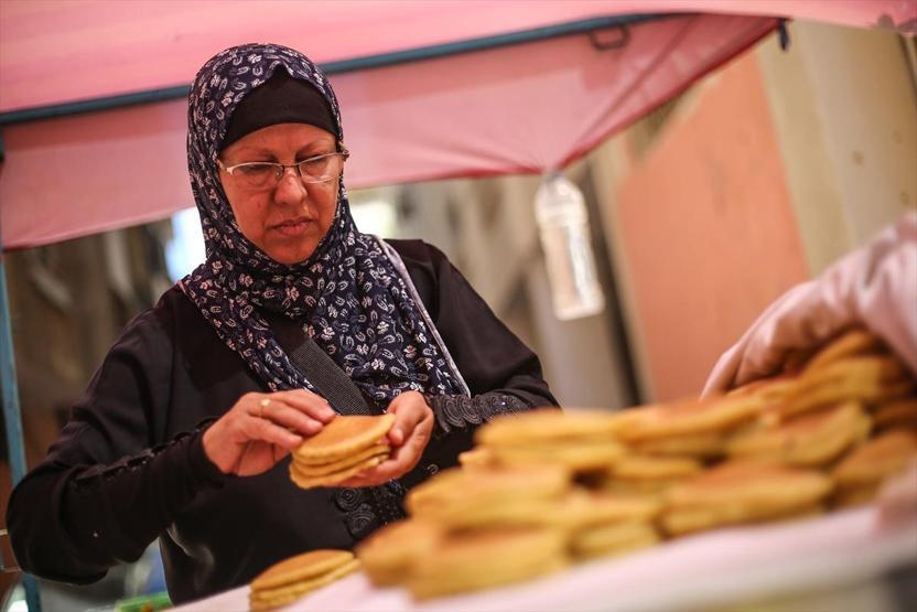 Gazzenin meşhur ramazan tatlısı kadayıfın ilk kadın ustası