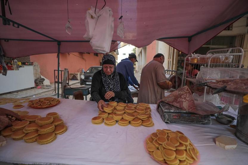 Gazzenin meşhur ramazan tatlısı kadayıfın ilk kadın ustası