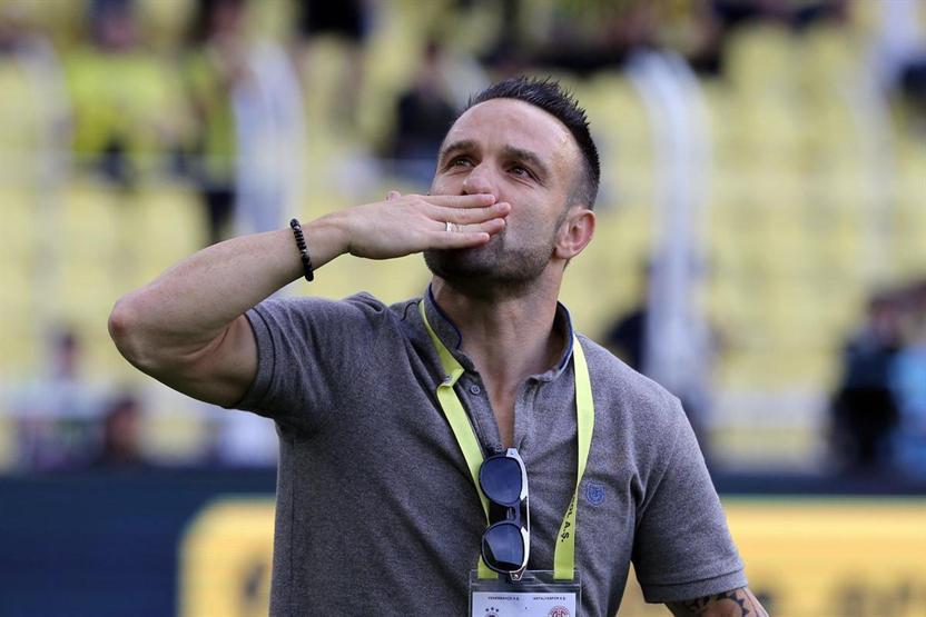 İki futbolcu Fenerbahçeye veda etti