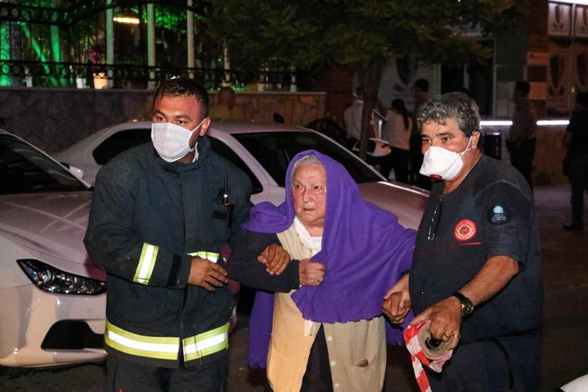 Yüzme havuzunun klor tankı sızdırdı: 100 kişi zehirlendi