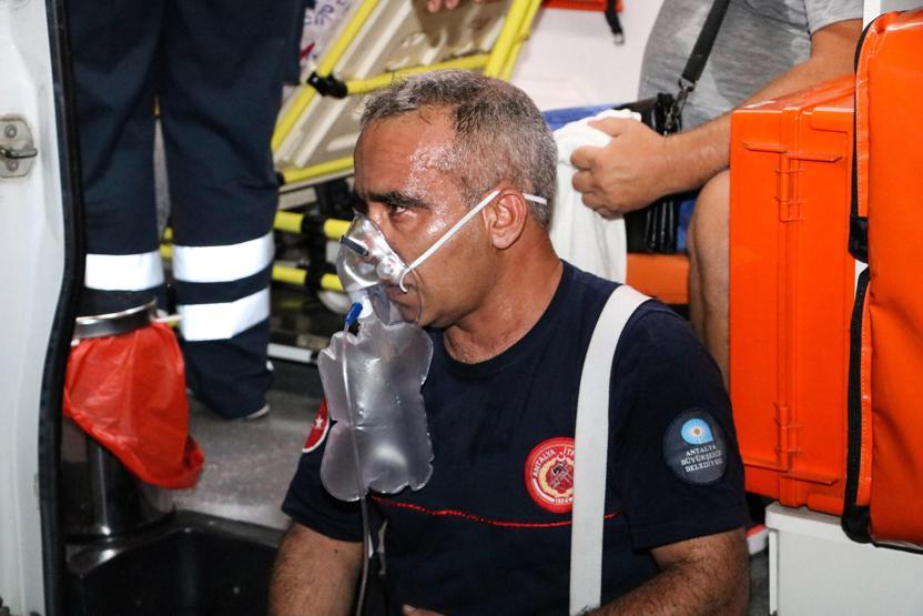 Yüzme havuzunun klor tankı sızdırdı: 100 kişi zehirlendi