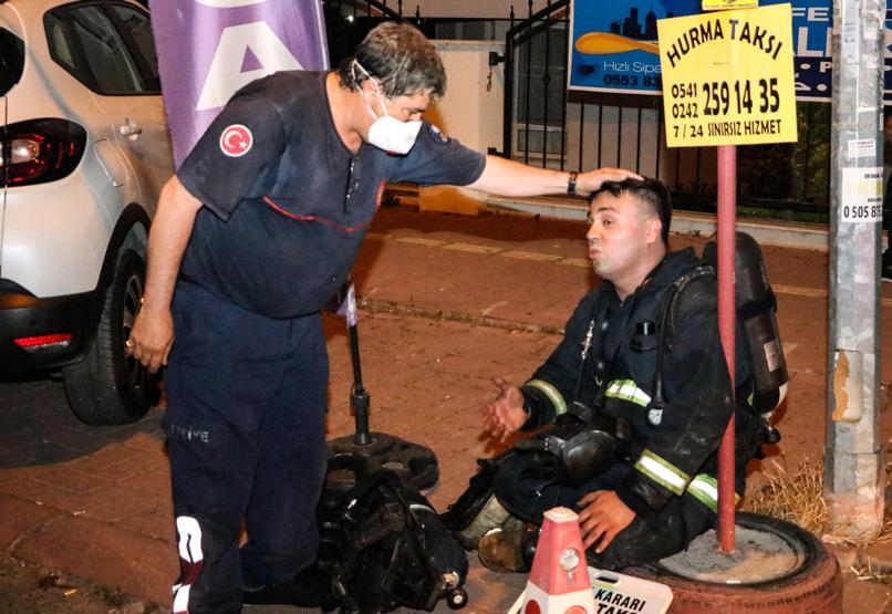 Yüzme havuzunun klor tankı sızdırdı: 100 kişi zehirlendi