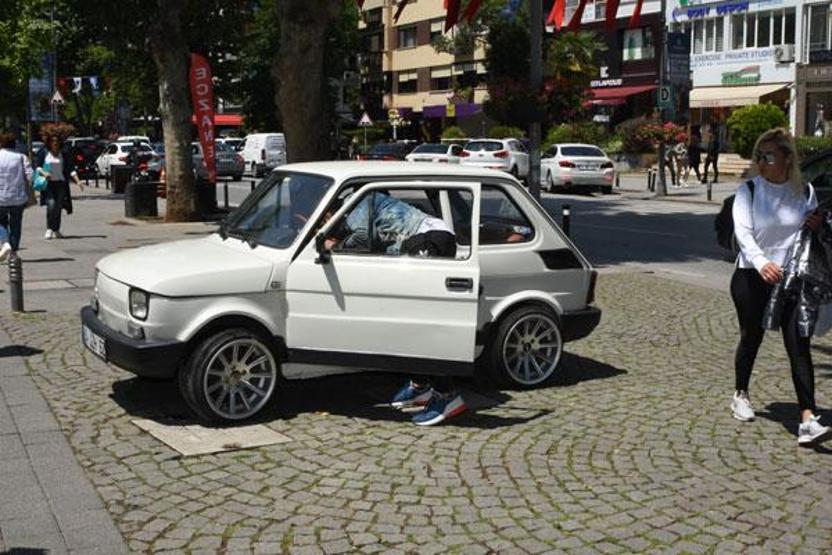Ünlü şarkıcı asfaltı ağlattı