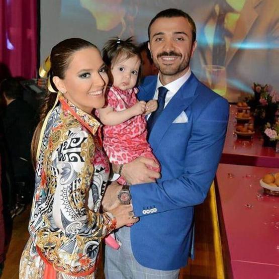 Demet Akalın: Hamileyken kendimi şişlemeyi düşündüm