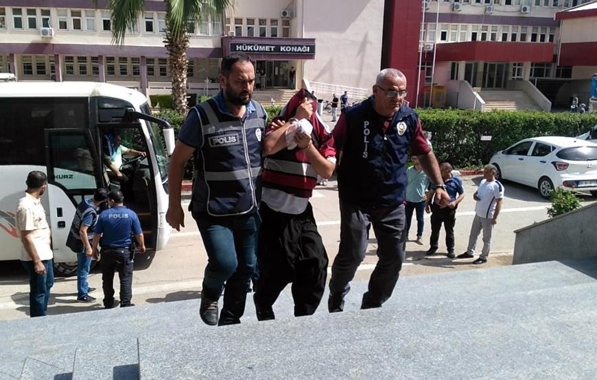 Adanada fuhuş şüphelisi 20 kişi adliyede