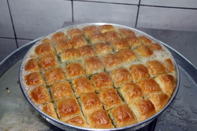 Gaziantepli baklavacıların tatlı mesaisi