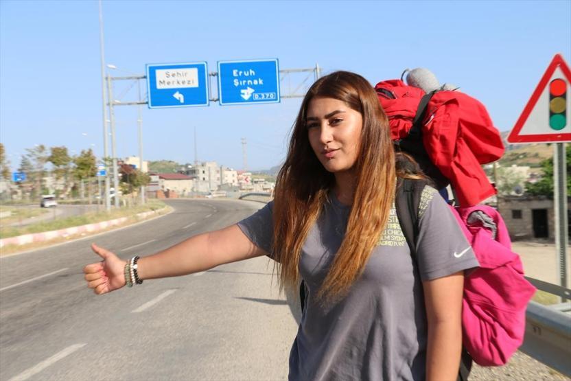19 yaşındaki Dilara otostopla Türkiyenin 80 ilini gezdi