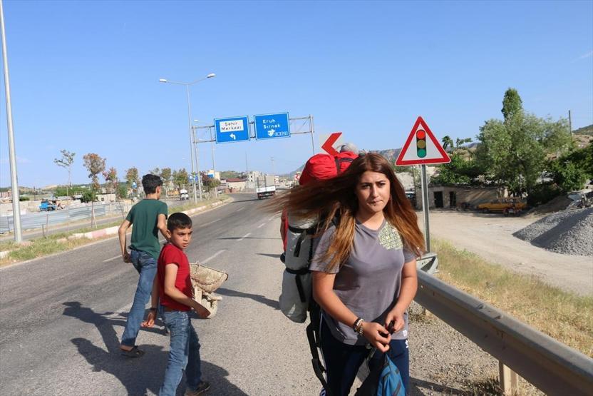 19 yaşındaki Dilara otostopla Türkiyenin 80 ilini gezdi
