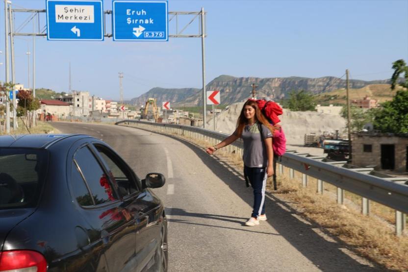 19 yaşındaki Dilara otostopla Türkiyenin 80 ilini gezdi