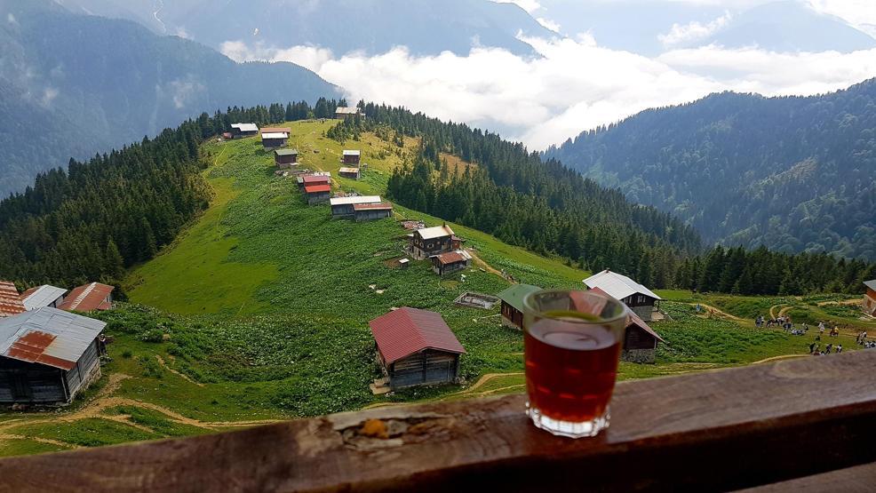 Bulutların üzerindeki yaylaya tatilci akını