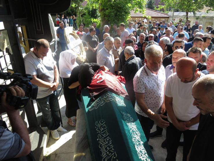 Ünlü Rapçi Cezanın babası son yolculuğuna uğurlandı