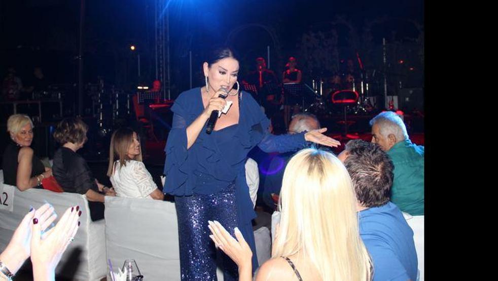 Aşkın Nur Yengi ‘Nazlı’ dövmesinin üstüne çiçek yaptırdı