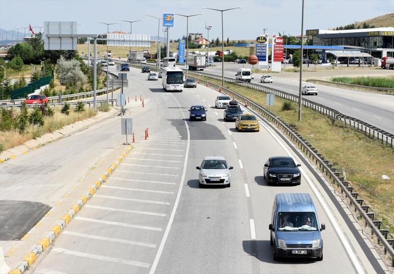 Bayram tatili dönüş yolunda trafik yoğunluğu