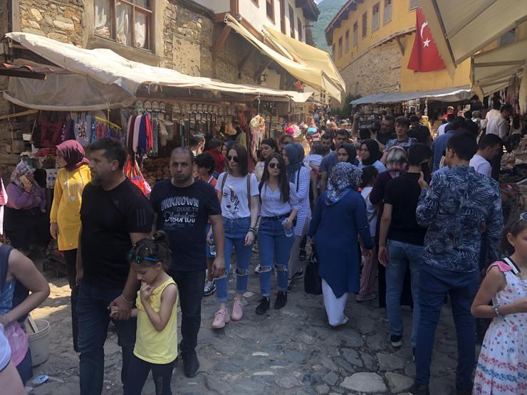 700 yıllık Cumalıkızık köyüne ziyaretçi akını