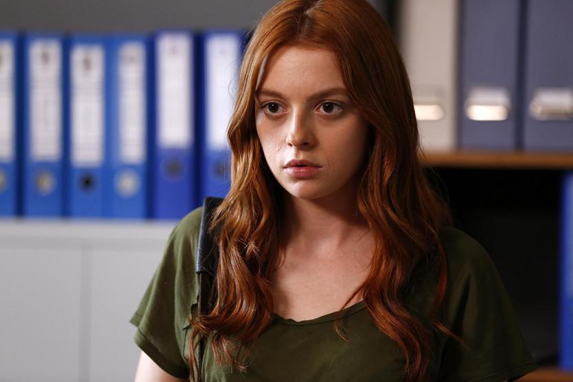 Leke 8. bölüm fragmanı: Cem, Yasemine evlilik teklifi edecek mi