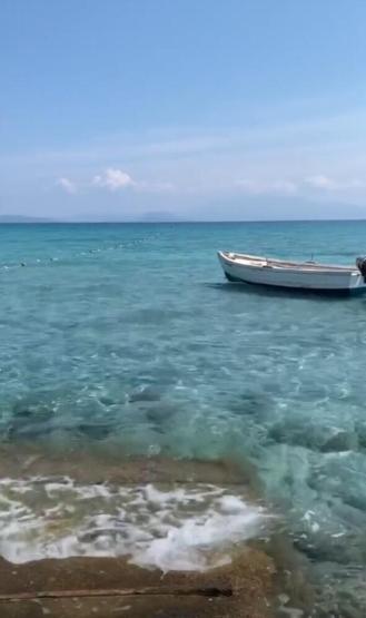 Ünlü çiftin Çeşme tatili