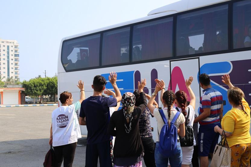 Berfin yeni yüzü için gözyaşları içinde yola çıktı