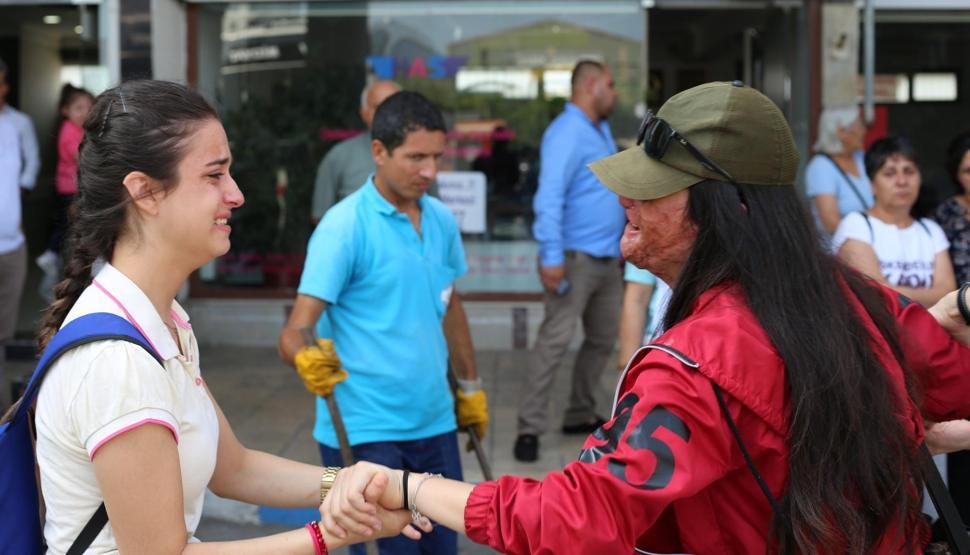 Berfin yeni yüzü için gözyaşları içinde yola çıktı