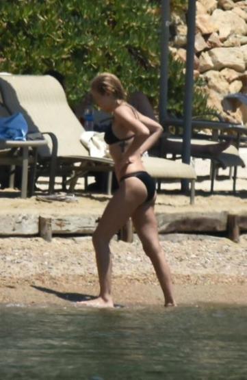 Burcu Esmersoy yürek hoplattı