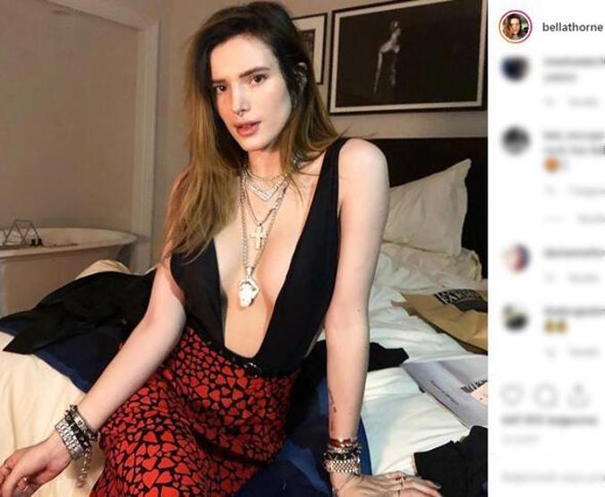 Bella Thornedan şantajcıya görülmemiş yanıt O mesajları ifşa etti