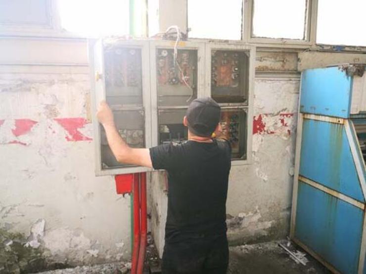 İstanbulda milyonluk yağma Bir zamanların deviydi, talan ettiler...