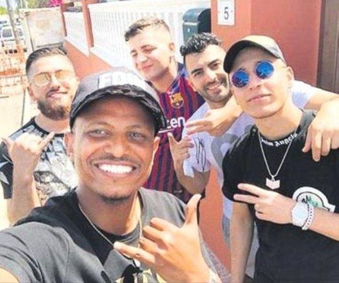 Emre Mor çapkınlık turunda