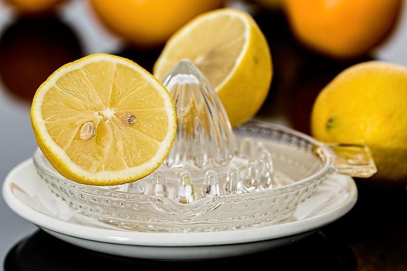 Başucunuza limon dilimleri koyup uyuduğunuzda bakın vücudunuza neler değişiyor
