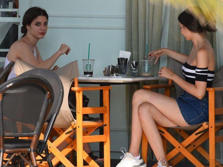 Deren ve Derinin kahve keyfi