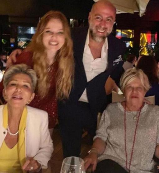 Oyuncu Naz Elmas ile evleneceği iddia edilen iş adamı anlaşmalı boşandı