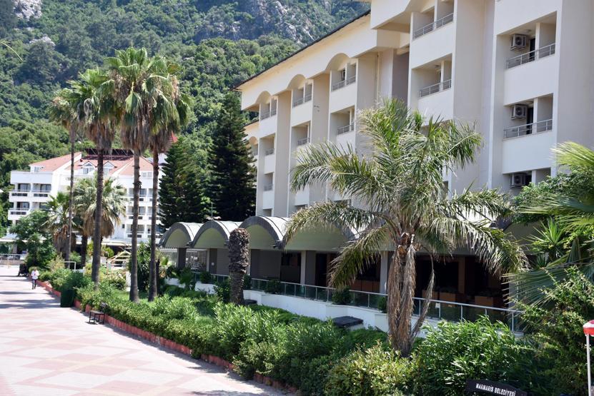 Katar Şeyhinin Marmaristeki oteli kaderine terk edildi