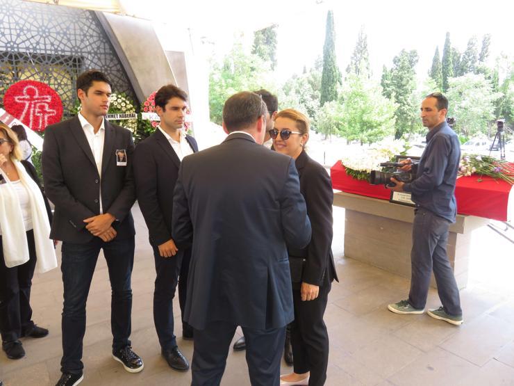 İlk kalp naklini gerçekleştiren Kemal Bayazıt son yolculuğuna uğurlandı