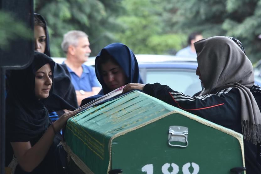 Şeyma öğretmen ve kardeşi toprağa verildi