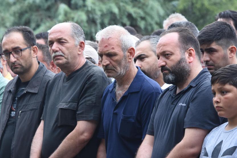Şeyma öğretmen ve kardeşi toprağa verildi