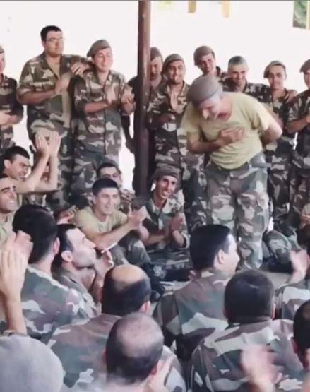 Manuş Baba tezkeresini aldı