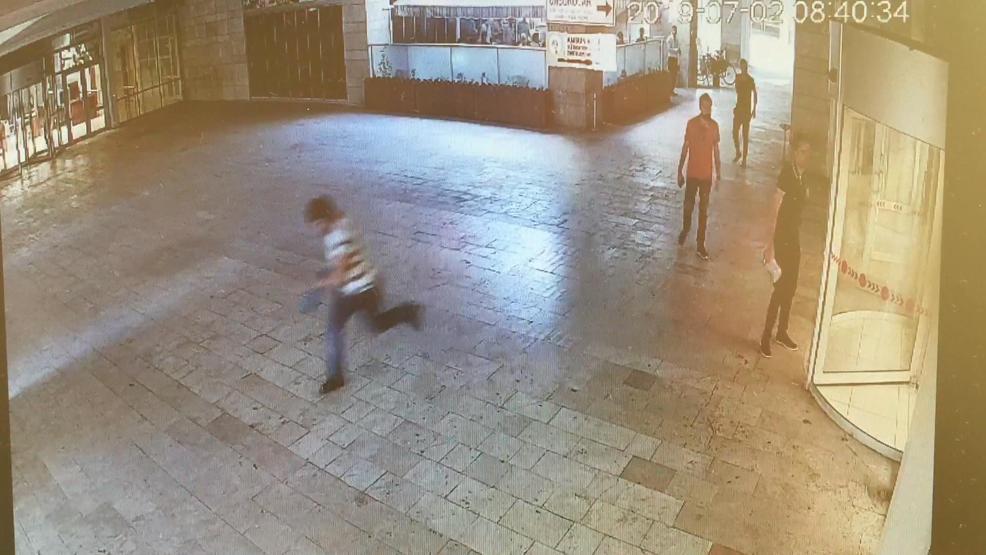 25 yıl hapis cezası olduğunu öğrenince adliyeden kaçmaya çalıştı