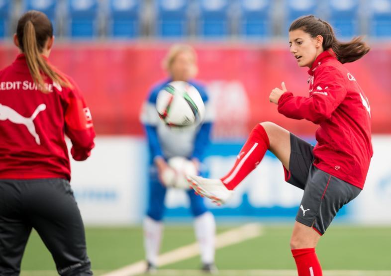 Yüzmek için göle girmişti... Milli futbolcu Florijana Ismailinin cesedi bulundu