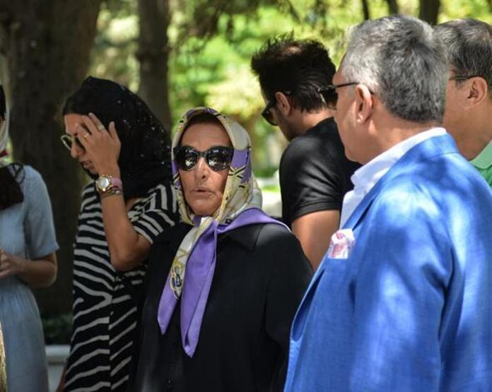 Kemal Sunal, vefatının 19. yılında mezarı başında anıldı