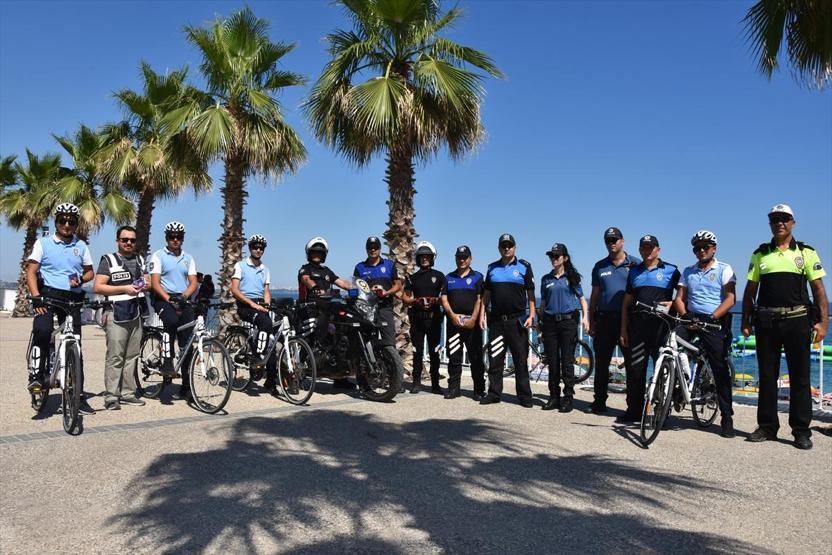 Antalya Emniyeti 10 bin broşür dağıttı