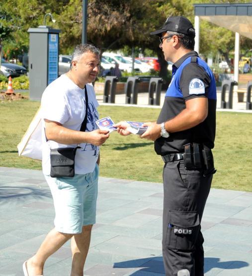 Antalya Emniyeti 10 bin broşür dağıttı