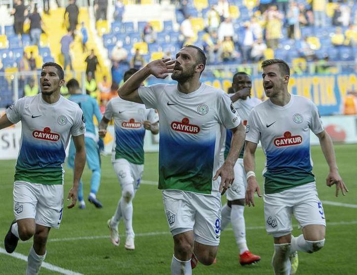 Vedat Muriç Galatasarayla, Çaykur Rize Fenerbahçeyle anlaştı
