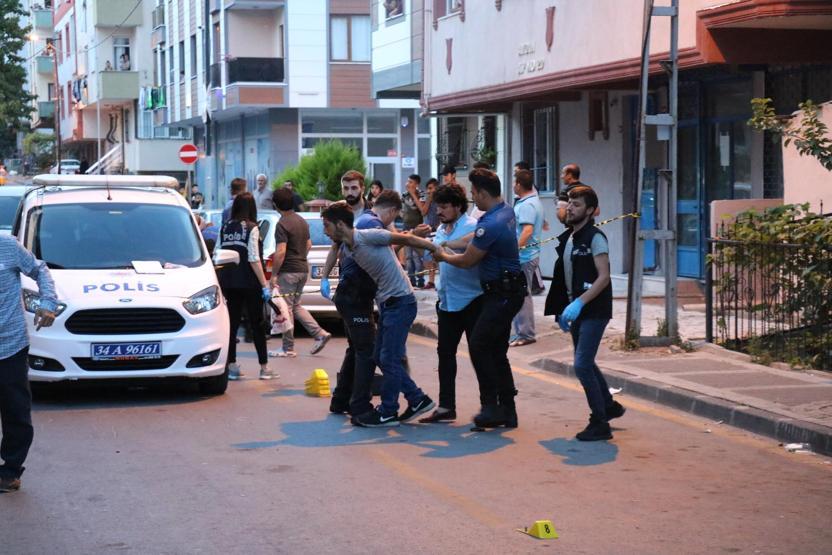 Ümraniyede komşular arasında silahlı kavga çıktı