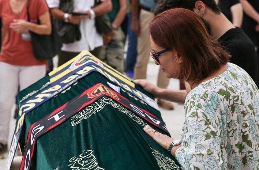 Küçük İskender son yolculuğuna uğurlandı