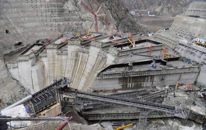 Türkiyenin en yüksek baraj inşaatı Gövdesi 112 metreye ulaştı