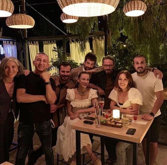 Ezgi Mola sevgilisi ile ortak oldu