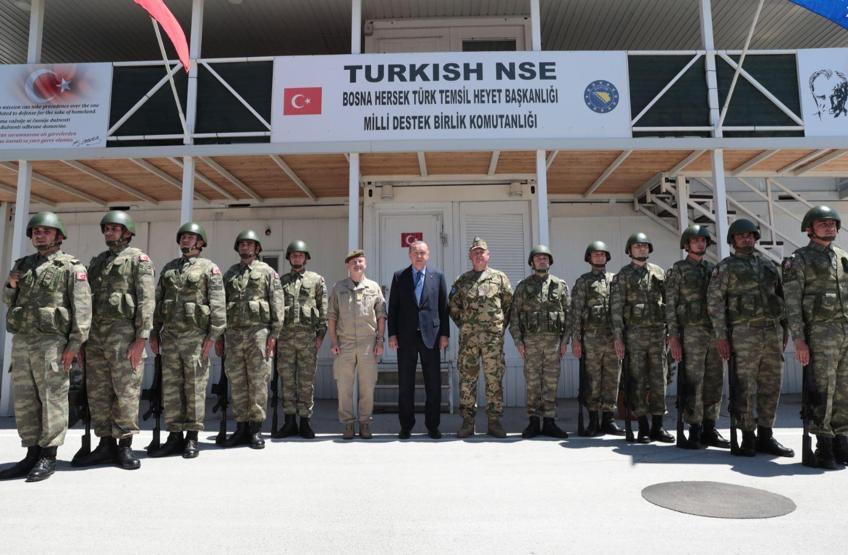 Erdoğan, Bosnada ‘Barış Gücü’nde görevli Türk askerleri ziyaret etti