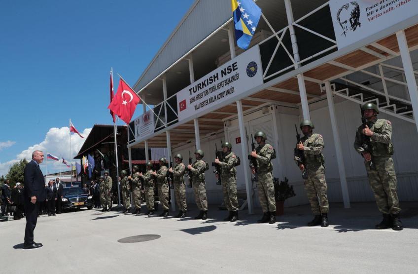 Erdoğan, Bosnada ‘Barış Gücü’nde görevli Türk askerleri ziyaret etti