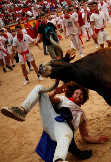 İspanyada tepki çeken San Fermin Festivalinde 2 günde 9 yaralı