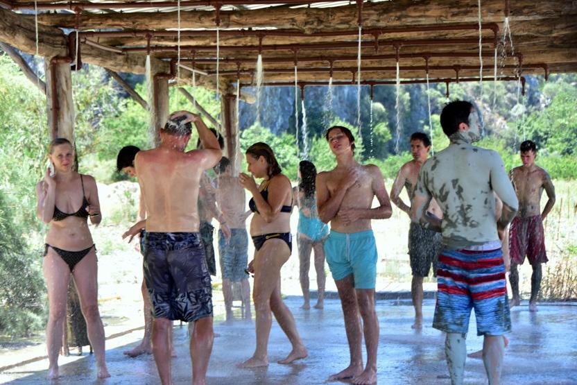 Çamur banyosuna yabancı turist ilgisi