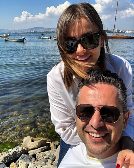 Merve Özbeyden aşk paylaşımı