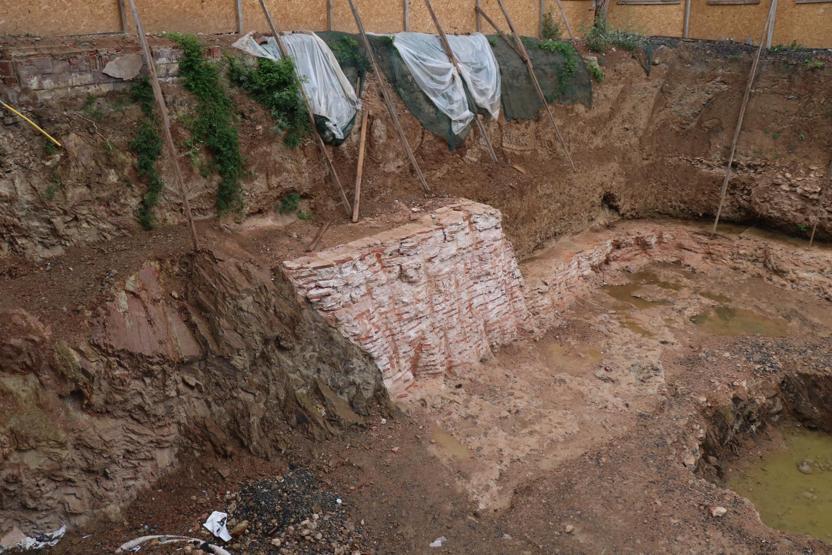 Kadıköyde inşaat kazısında Roma dönemine ait kalıntılar çıktı